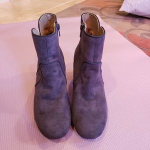 White mountain booties